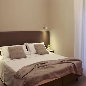 aloisi.lecce-hotels.com/